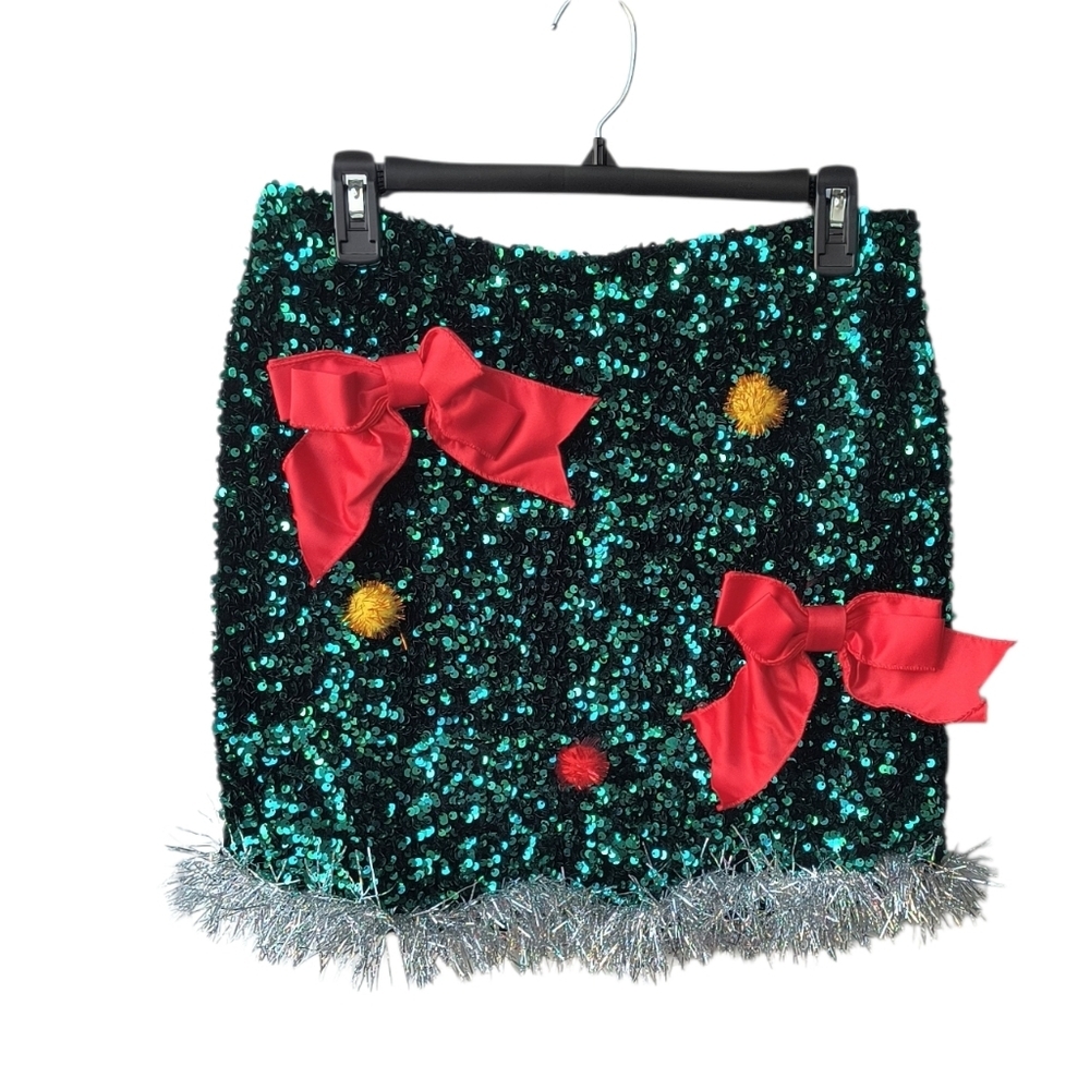 Love on a Hanger Green Sequin Festive Stretchy Mini Skirt with Red Accents L